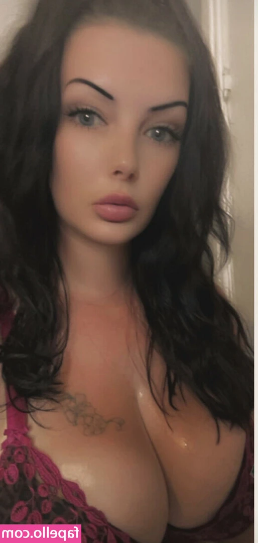 xmariex - The most perfect, voluptuous ass you have ever seen. Just one glance
