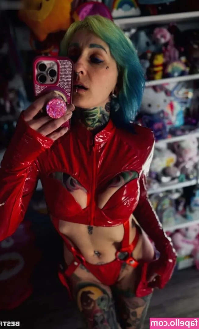 realcherryqueen - Visto che vi è piaciuto il set con i nastri rossi mi sembra doveroso
