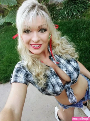 Tylene Buck [ tylene-buck ] - The last thing you see before agreeing to risk your life 🍑
