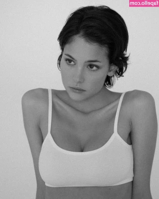 Sonya Zoloeva [ sonya-zoloeva ] - Hello! How’s your Saturday going?  Some more photos of this