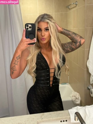 BrazyBecca [ brazybecca-2 ] - Well, I know you like to see me without panties🩲🙅🏻‍♀️ 