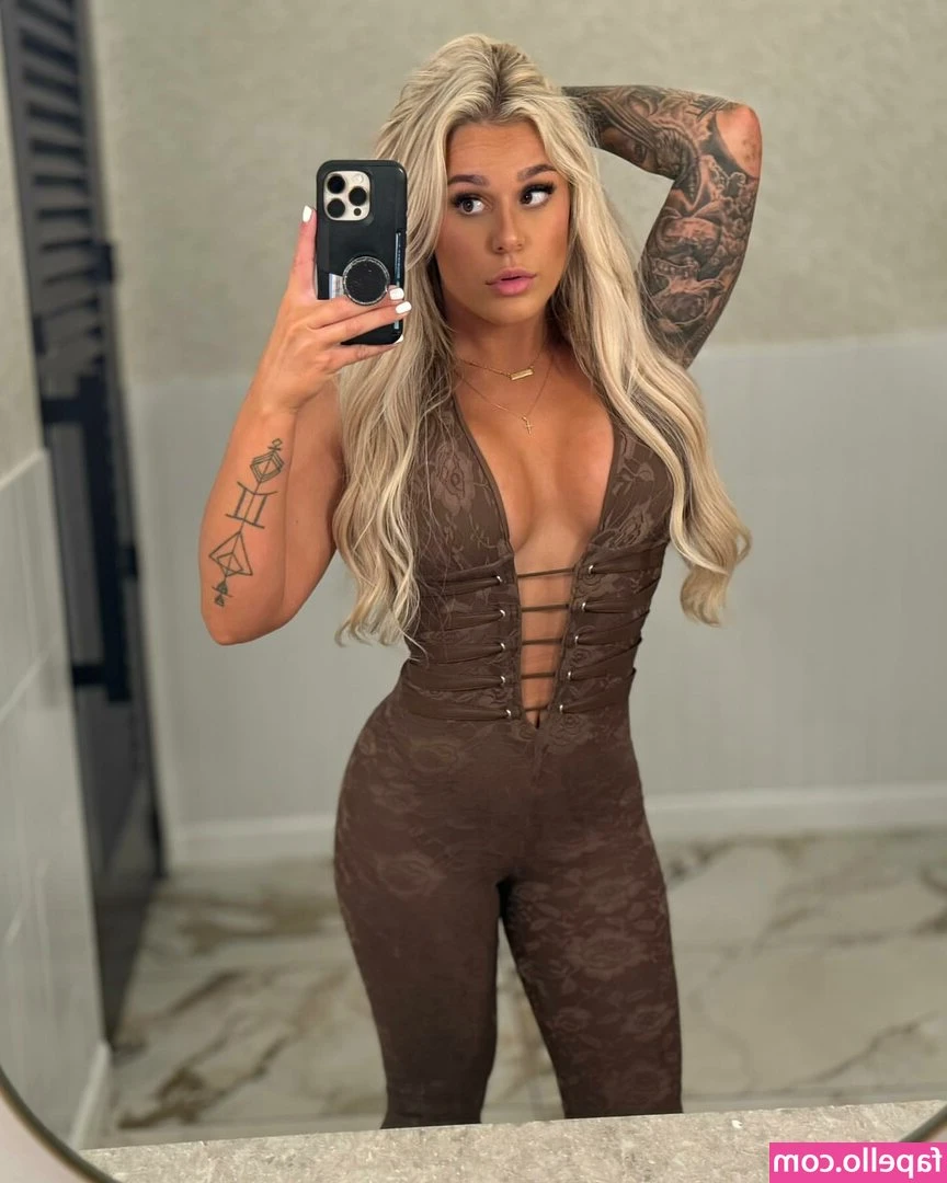 BrazyBecca [ brazybecca-2 ] - Yeah, you could say I’m feelin’ myself. 💦💦