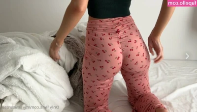 missmyarose - anyone got a size kink? the fact that this is a small is wild to me!!