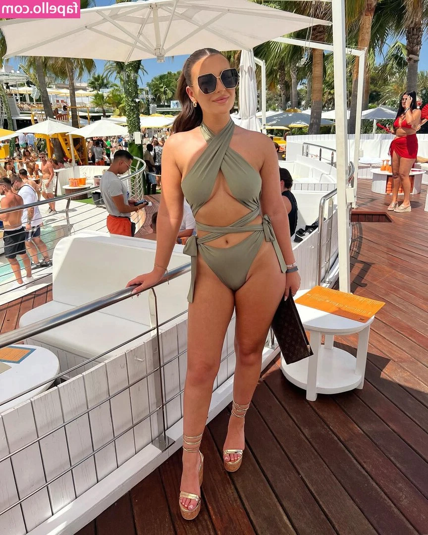 Jasmine Brownsword [ jasmine-brownsword-1 ] - feeling like the baddest tonight