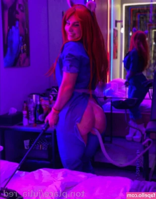 Julia JOSKA [ julia-joska ] - Happy Monday! More from my workout shoot. I know how you toys like a