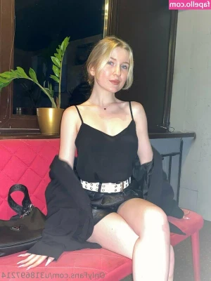 mollyshugarbabyfree - Happy new year, my loves! 🥂😘