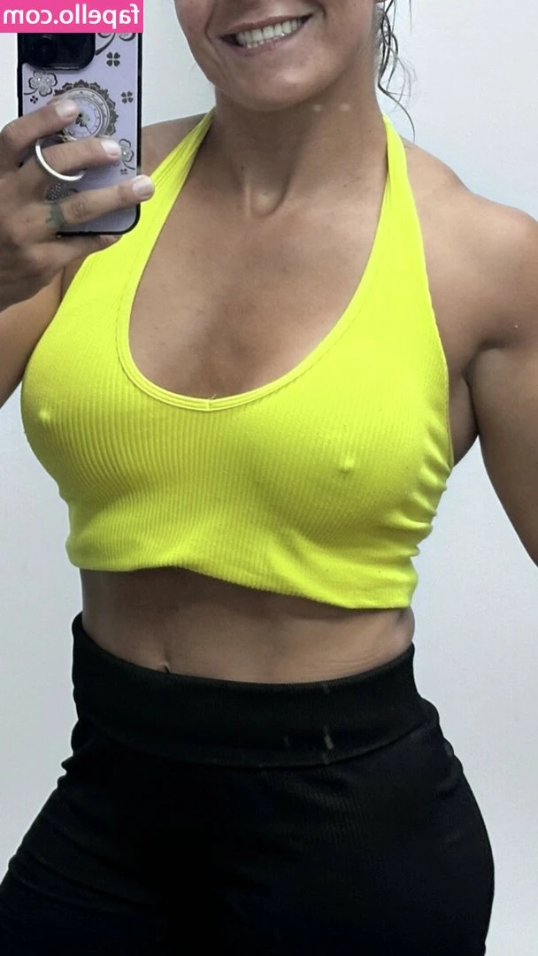 Yesica Bopp [ yesica-bopp ] - Fuck i love this outfit 🙈