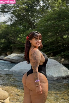 ASSZILLA - Live chat tonight 🥰 BATH TIME WITH BRI🤤