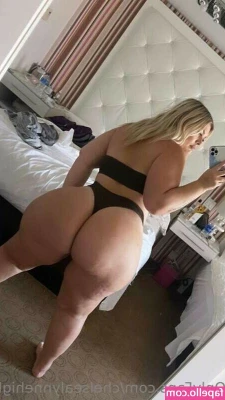 ASSZILLA - que miras, ah? no seas pervertido!!! 👀🙈👻