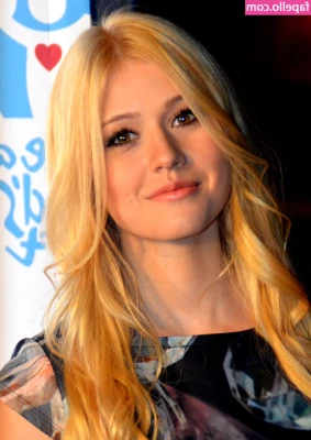 Katherine McNamara [ katherine-mcnamara ] - Where are my foot fetishist?