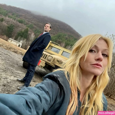 Katherine McNamara [ katherine-mcnamara ] - meow 😼