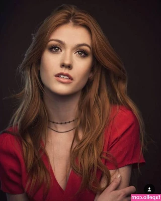 Katherine McNamara [ katherine-mcnamara ] - Love to feel his cock on my feet