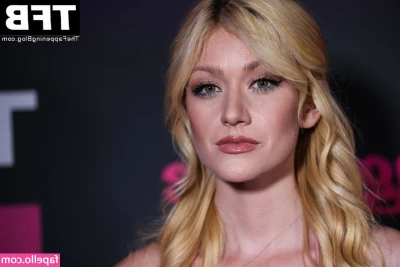 Katherine McNamara [ katherine-mcnamara ] - NEW BODYPAINT ALERT 🚨 I got invited into a group cosplay for DC's