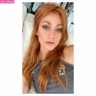 Katherine McNamara [ katherine-mcnamara ] - Watch me squirt with my butt plug in