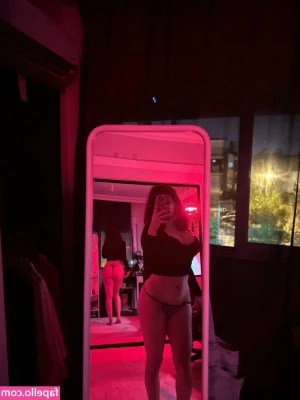 Ac Noctem [ ac-noctem ] - Honestly one of my fav body selfies I've ever taken. the lighting and