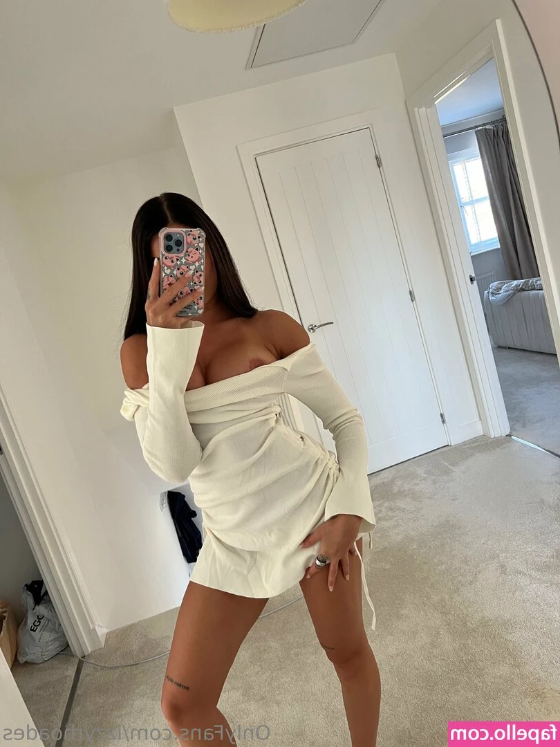 izzyrhoades - look at how cute my waist and tits are  im so soft i need to be