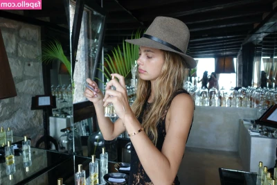 Camila Morrone [ camila-morrone ] - ITS MY BIRTHDAY!!!! 🥳🥳🥳🥳🥳🥳 Who wants to treat me!!!
