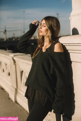 Camila Morrone [ camila-morrone ] - My babies, is it normal to be always nude? 💦
