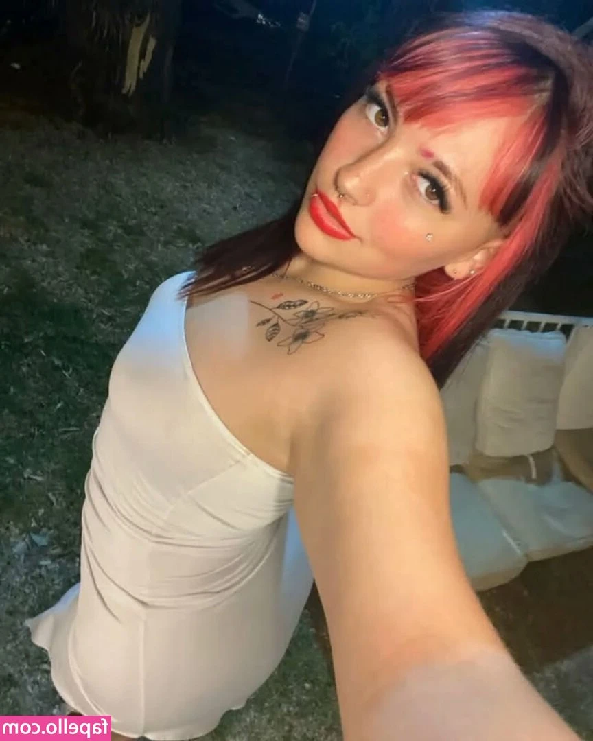 Abruherreraa2 - How about taking it with me and looking at these beautiful feet?