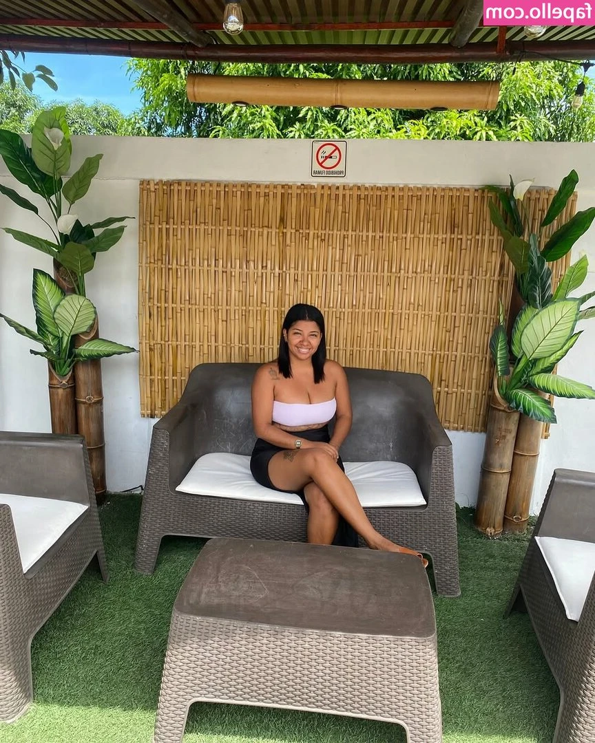 Melanie Noelia [ melanie-noelia ] - Feeling cute 🥺