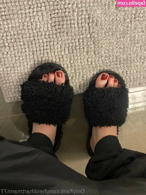 heidihartmann77 - HAPPY FRIDAY BABES! Who's in the mood for some of me today?