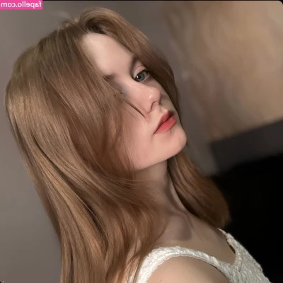 Vwemor - any small boob lovers online today?