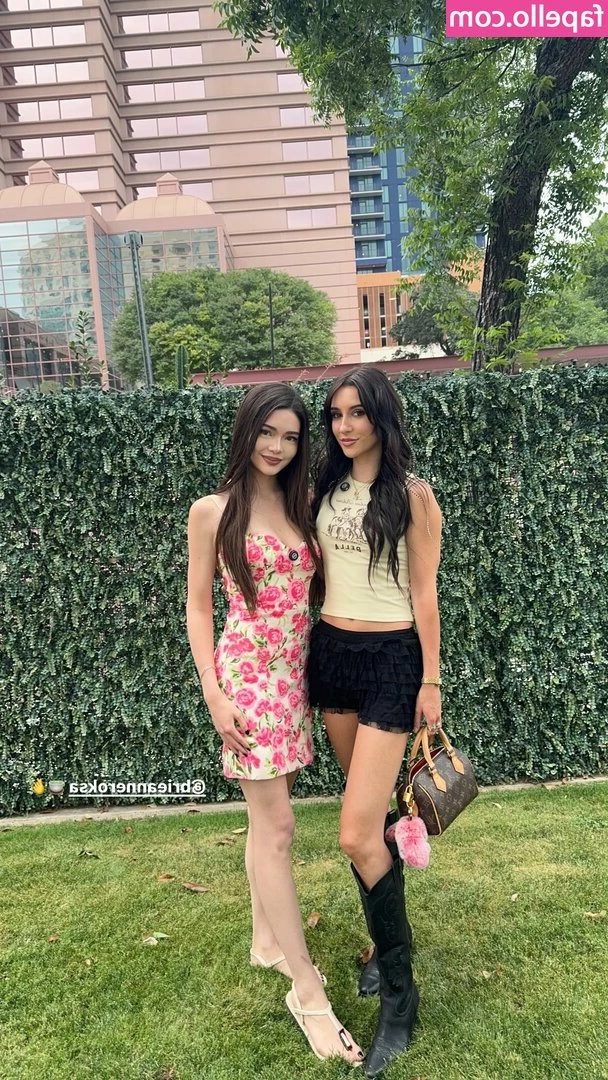 itskatchii [ itskatchii-14 ] - Should I go live on here for you guys    I m thinking once a week