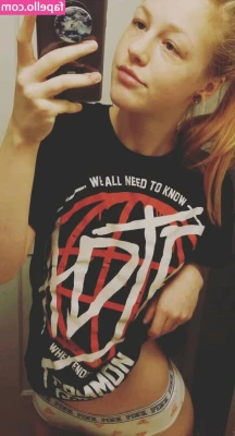 Damnwithaloudham - Chicky in my cleavage 😊🐥
