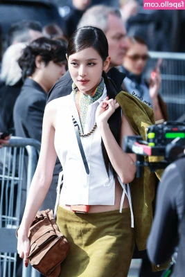 Minnie (Nicha Yontararak - I-dle [ minnie-nicha-yontararak-i-dle ] - Front and back 😋