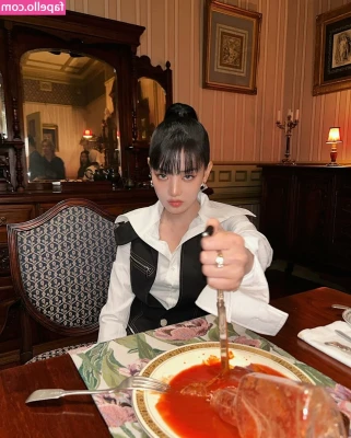 Minnie (Nicha Yontararak - I-dle [ minnie-nicha-yontararak-i-dle ] - 2023 is the year I consistently post content for you again❤️  