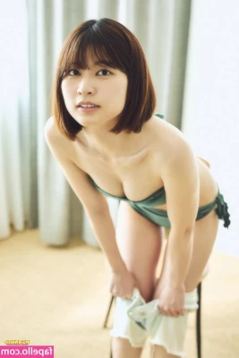 Saori Araki 荒木佐保里 [ saori-araki ] - I was more horny than usual, so I checked my undie…. Fxxk..period