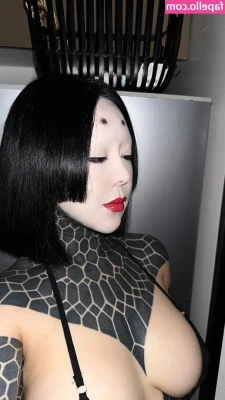 Xiaoaiepoch - Mi tolgo il grosso plug che ho nel culetto😜