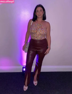 Kate Harrison [ kate-harrison ] - Would love a cock inside me right now 😜