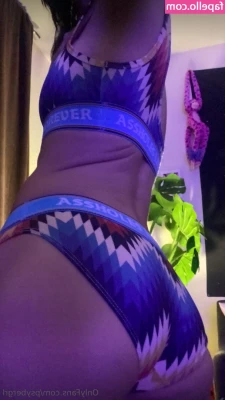 shygirlseductress - Chats open! responding to tipped messages 🫶🏽 & if your