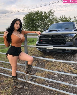 Michelle Balderrama [ michelle-balderrama ] - Am I still your favorite snack?