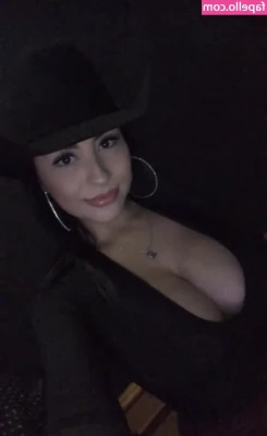 Michelle Balderrama [ michelle-balderrama ] - I’m filming clips today what do you guys wanna see from me??