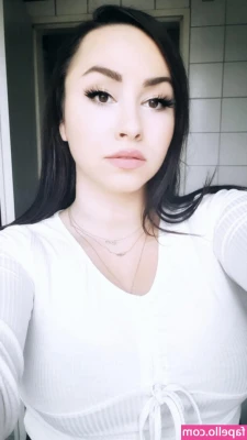 Bunnygirl [ bunnygirl-6 ] - I like the shirt on me