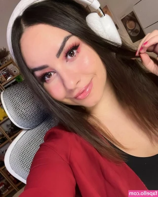 Bunnygirl [ bunnygirl-6 ] - wanna take a bubble bath with me?