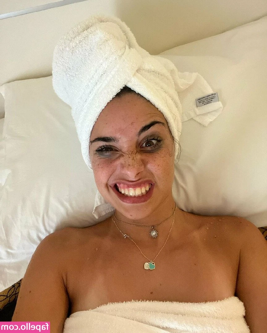 Iris Didomenico [ iris-didomenico ] - If y’all don’t like my posts, I don’t know what to post more
