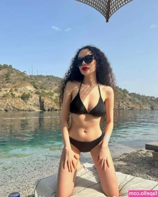 Beste Kose [ beste-kose ] - Summer is here!!👒 that means more bikinis and nudity!!