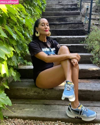 Tracee Ellis Ross [ tracee-ellis-ross ] - good morning baby. I'm so sleepy. let's cuddle in bed