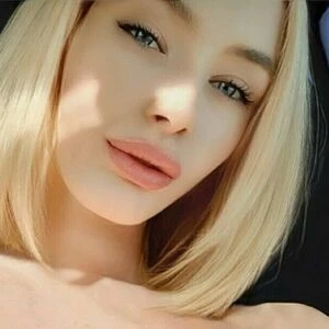 blonde_anna