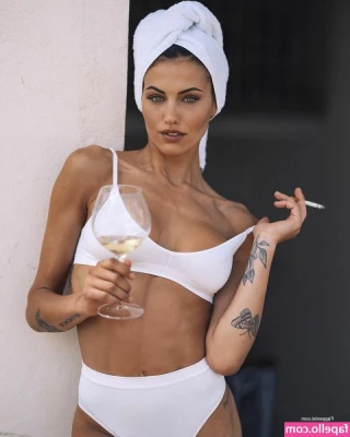 Carolina Stramare [ carolina-stramare ] - they love when the titties come out😝😝 trailer for this comes