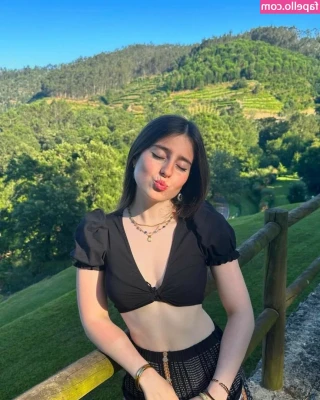 Roro - A few international nudes 🇮🇹 When in Rome 💦