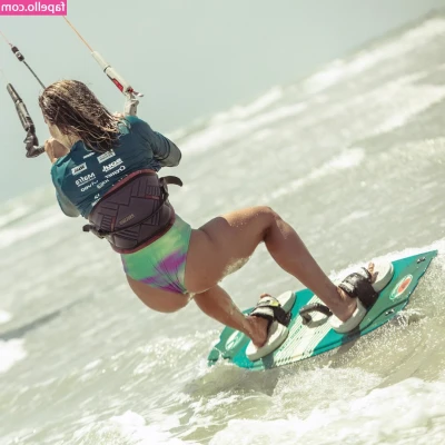 Cristiane Dias [ cristiane-dias ] - Boo