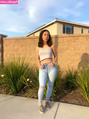 Cierra.Revilla [ cierra-revilla ] - Do you like nice and tight? Sometimes I don’t wear lingerie, would