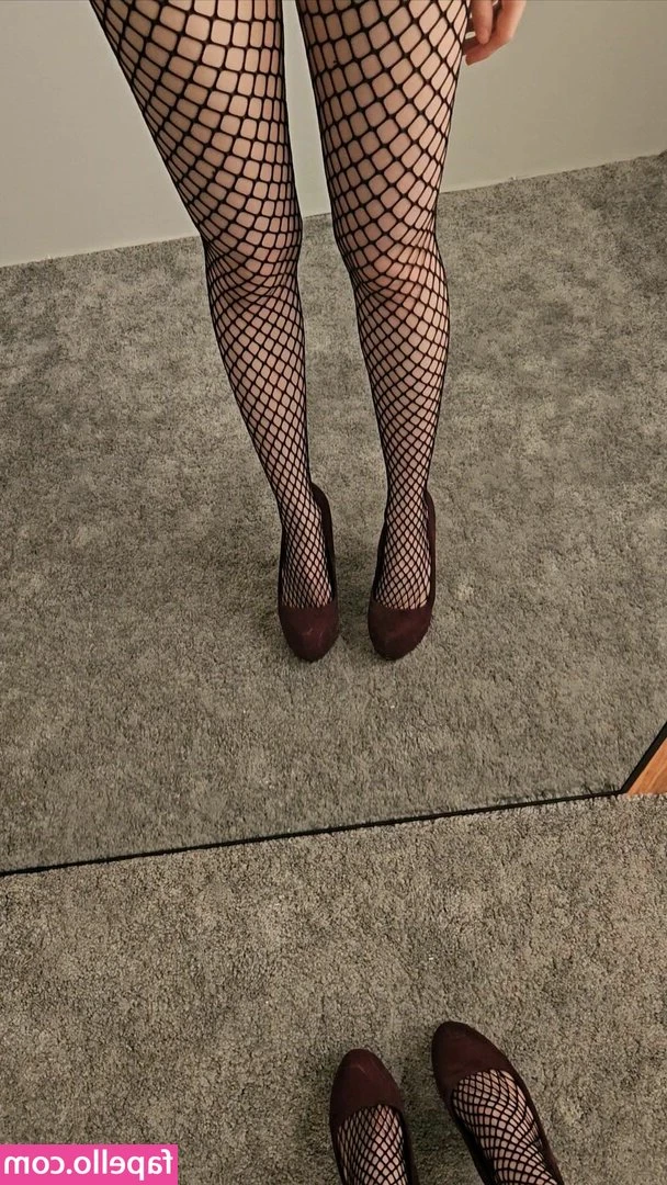 MayRopeBunny - here's a clip of the video dropping to your inboxes in a few minutes