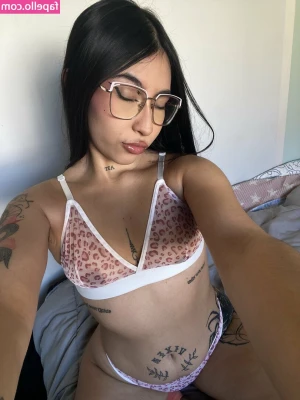 Glowww777 - You want that loser. I`m sure that you do so don`t be so pathetic and