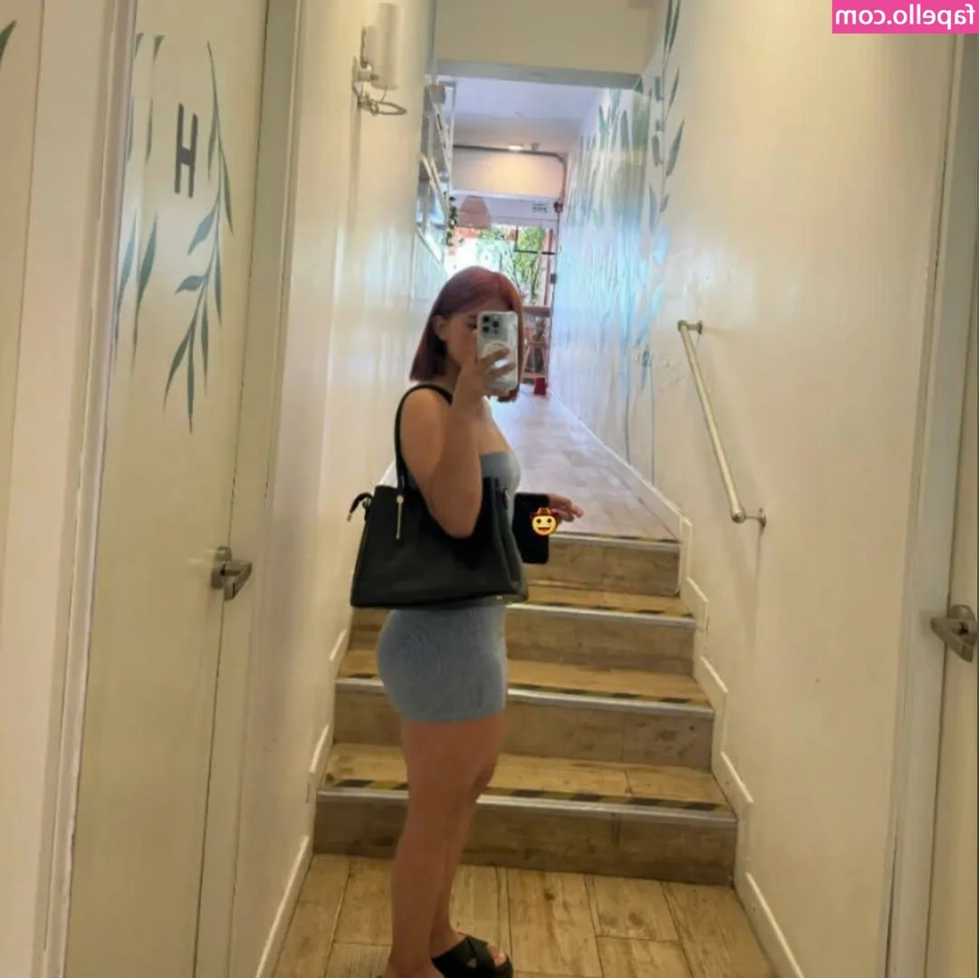 mlx9496 - You can stay here but your clothes must go away 😏😈