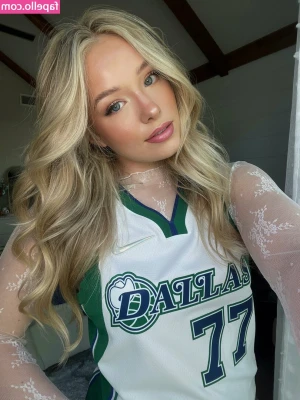 Lynzie Fulton [ lynzie-fulton ] - unfollow me on all my platforms 🔥💋